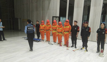  做好保安隊(duì)伍建設(shè)，提高保安隊(duì)伍素質(zhì)和服務(wù)水平 